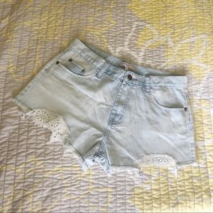 Blu Pepper | NWOT Medium Rise Shorts L
